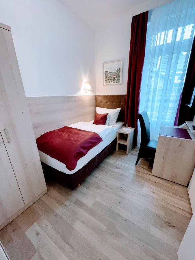 Das Hotel Krone เคอนิกส์วินเทอร์ ภายนอก รูปภาพ